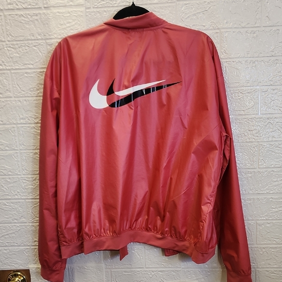 Nike Pink Bomber Jacket - Lightweight Casual Women's Coat - Picture 9 of 9